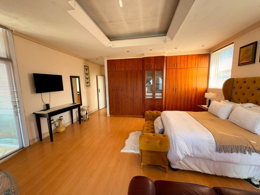 7 Bedroom Property for Sale in Quigney Eastern Cape